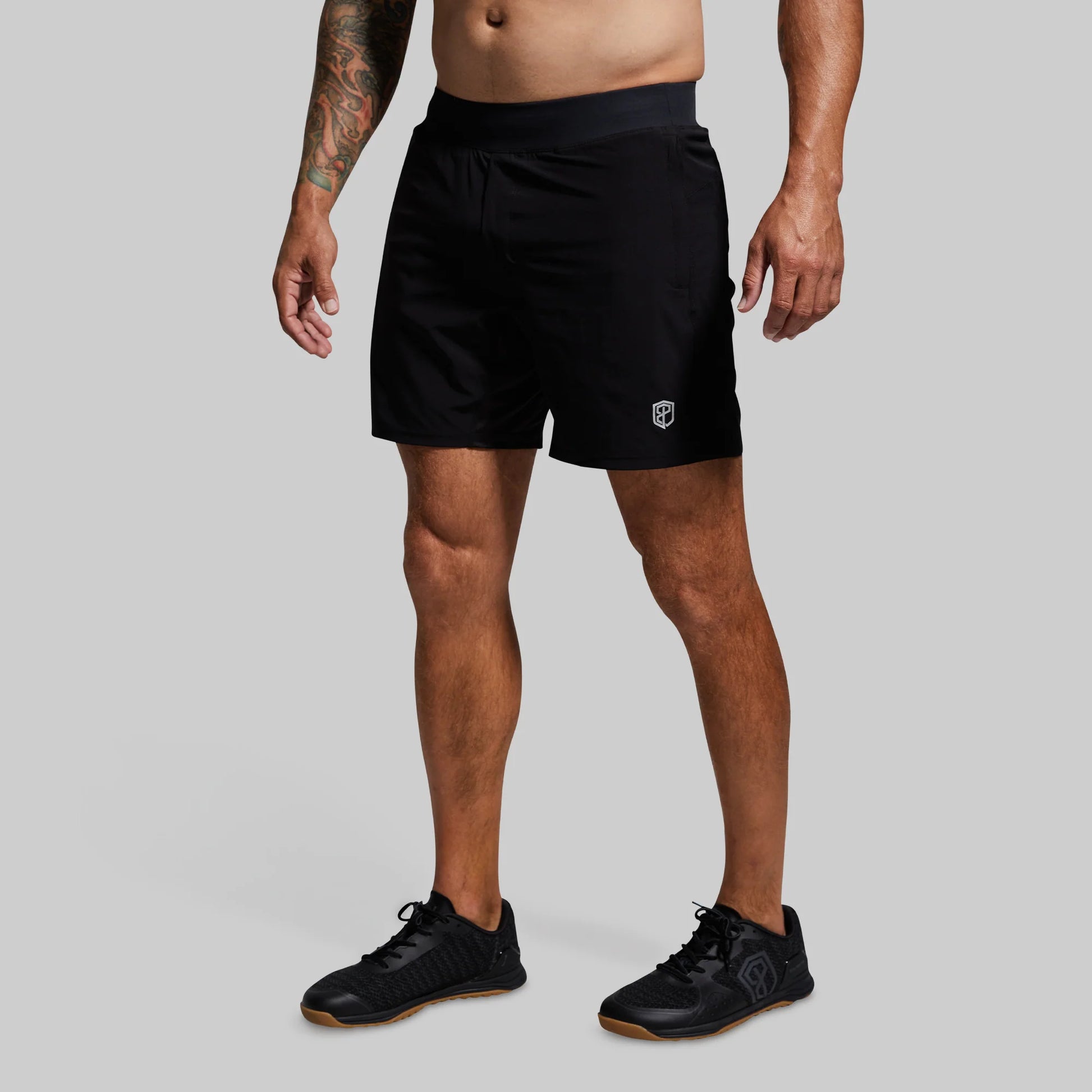 VERSATILE SHORT W/ COMPRESSION 7" - Black