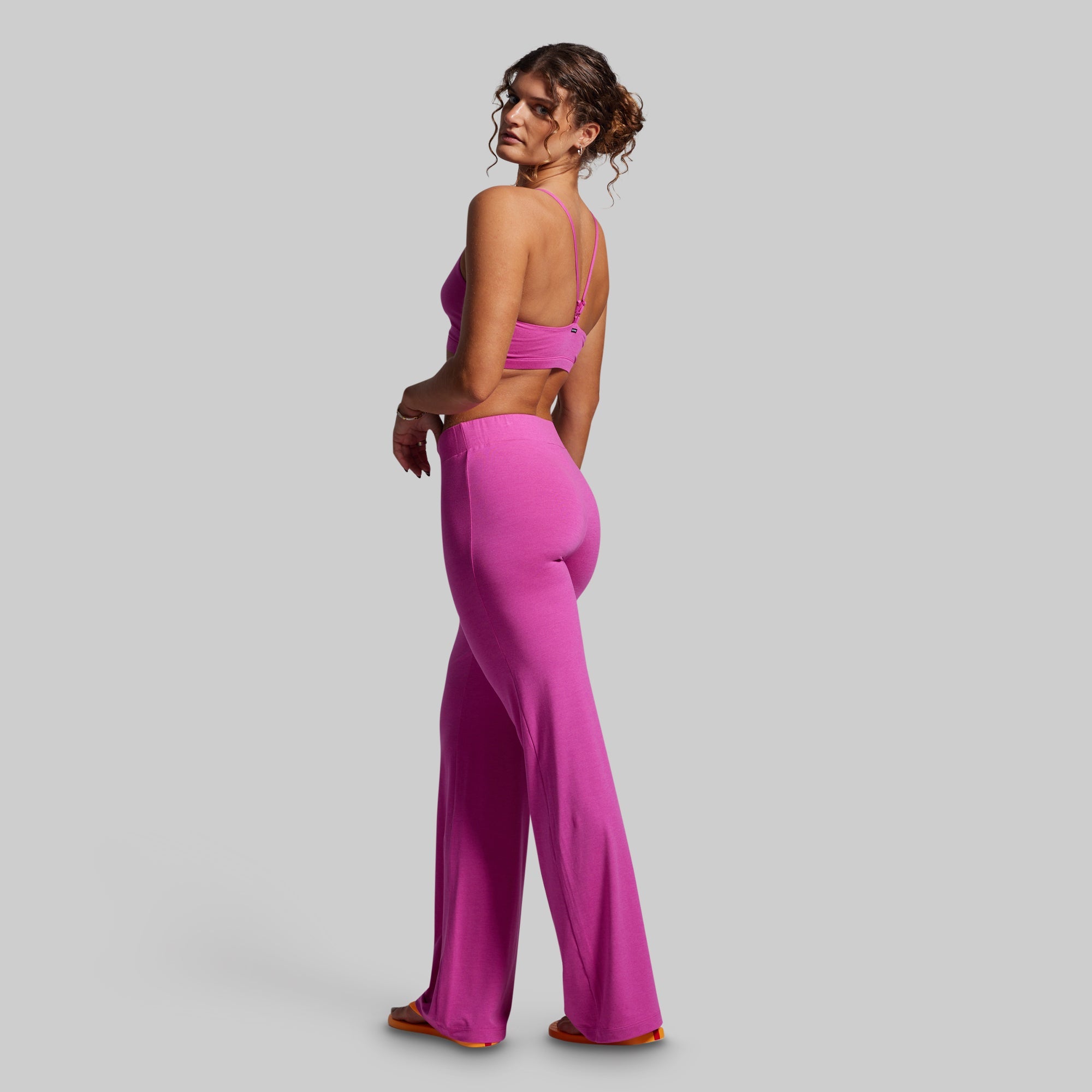 *Forpöntun* BP Premium Basic Lounge Pant - Fuchsia