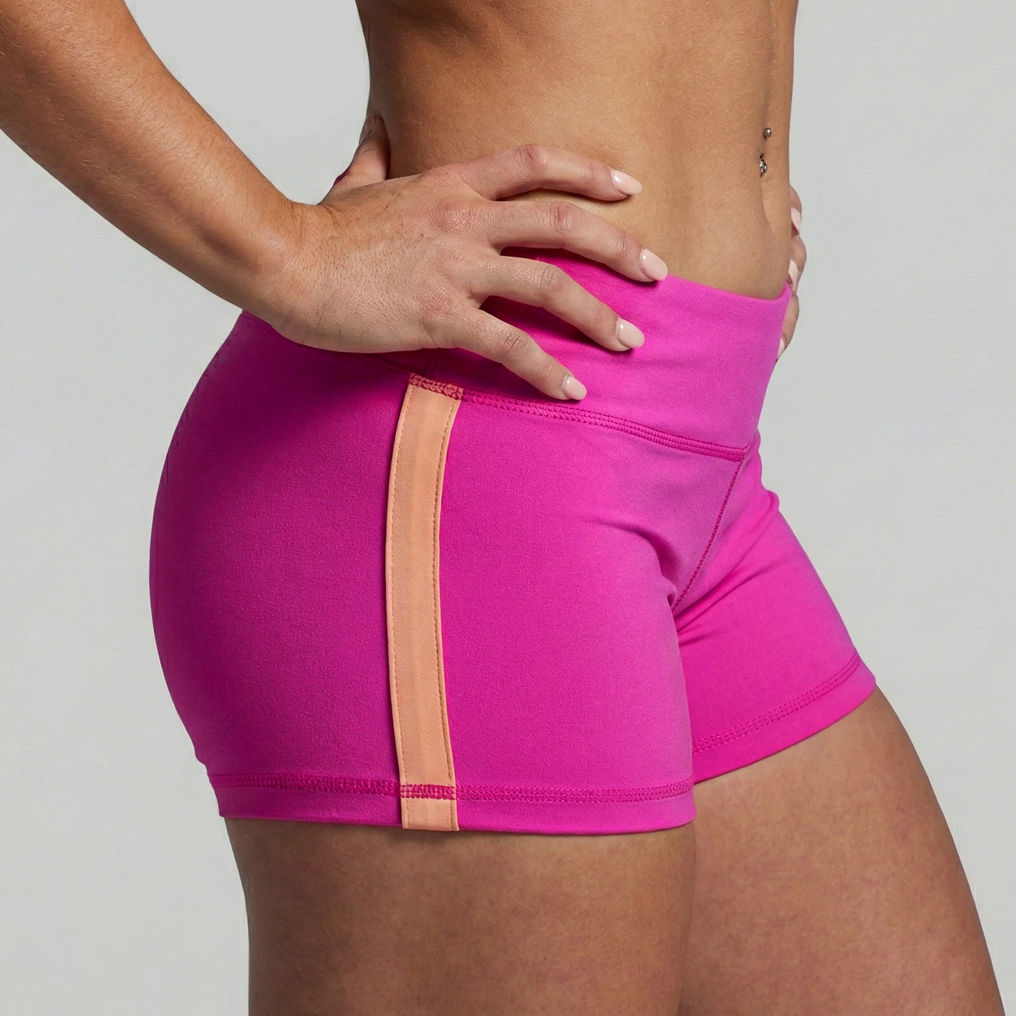 *Forpöntun* Double Take Booty Short - Fuchsia