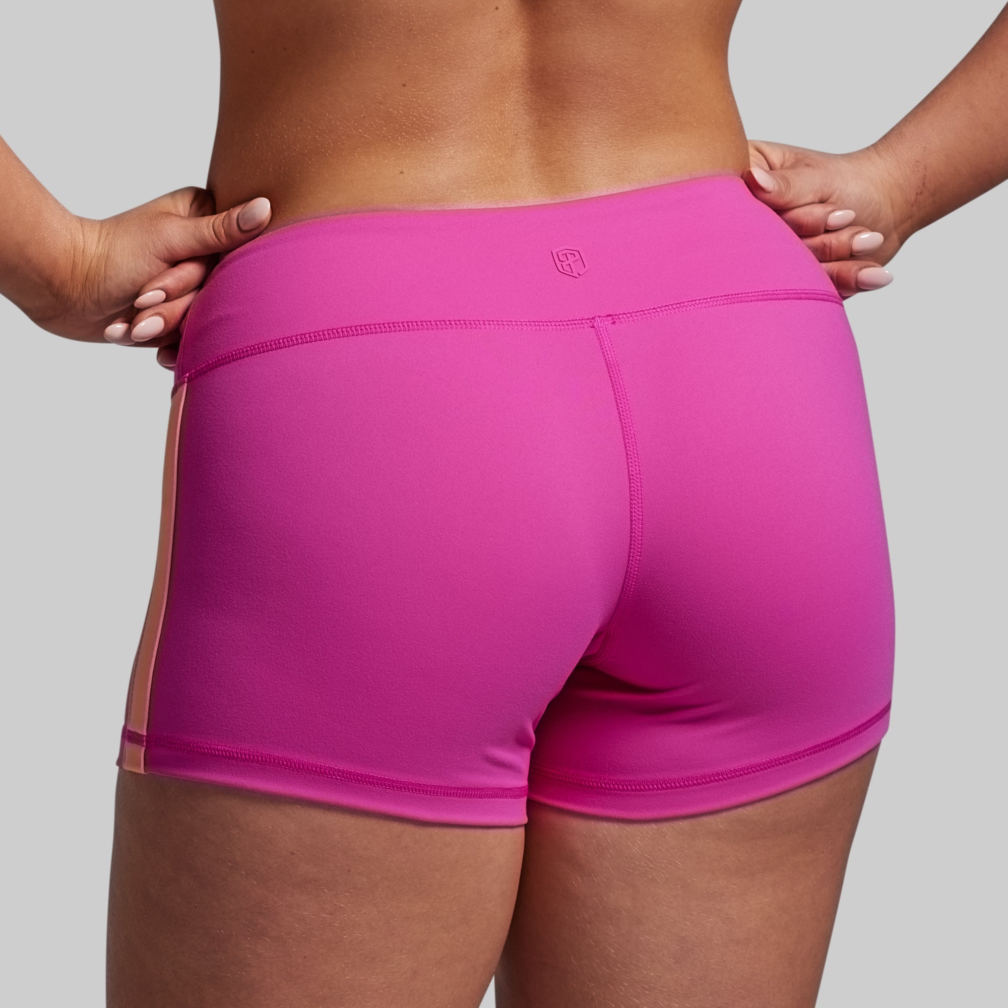 *Forpöntun* Double Take Booty Short - Fuchsia