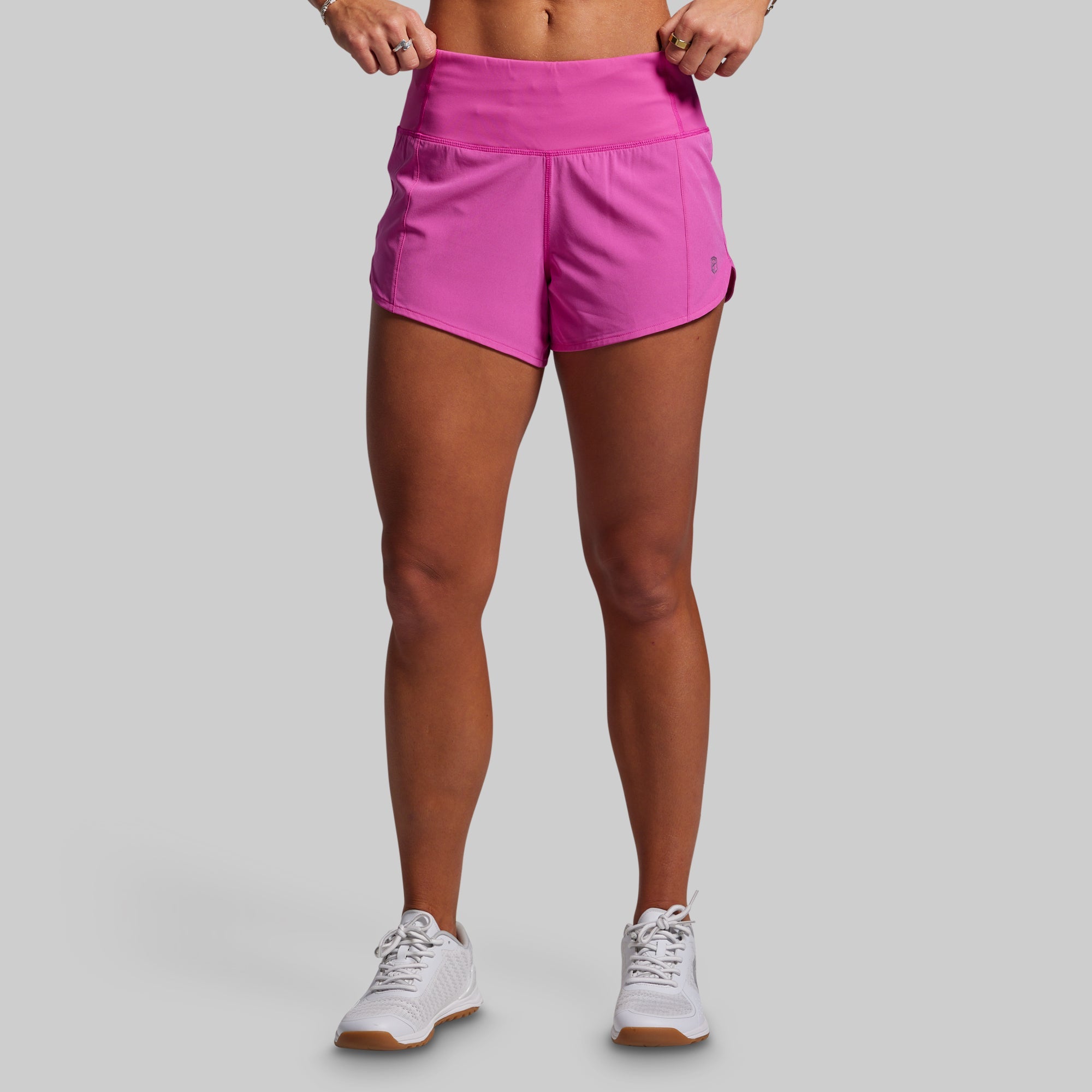 *Forpöntun* Women's Endurance Short - Fuchsia