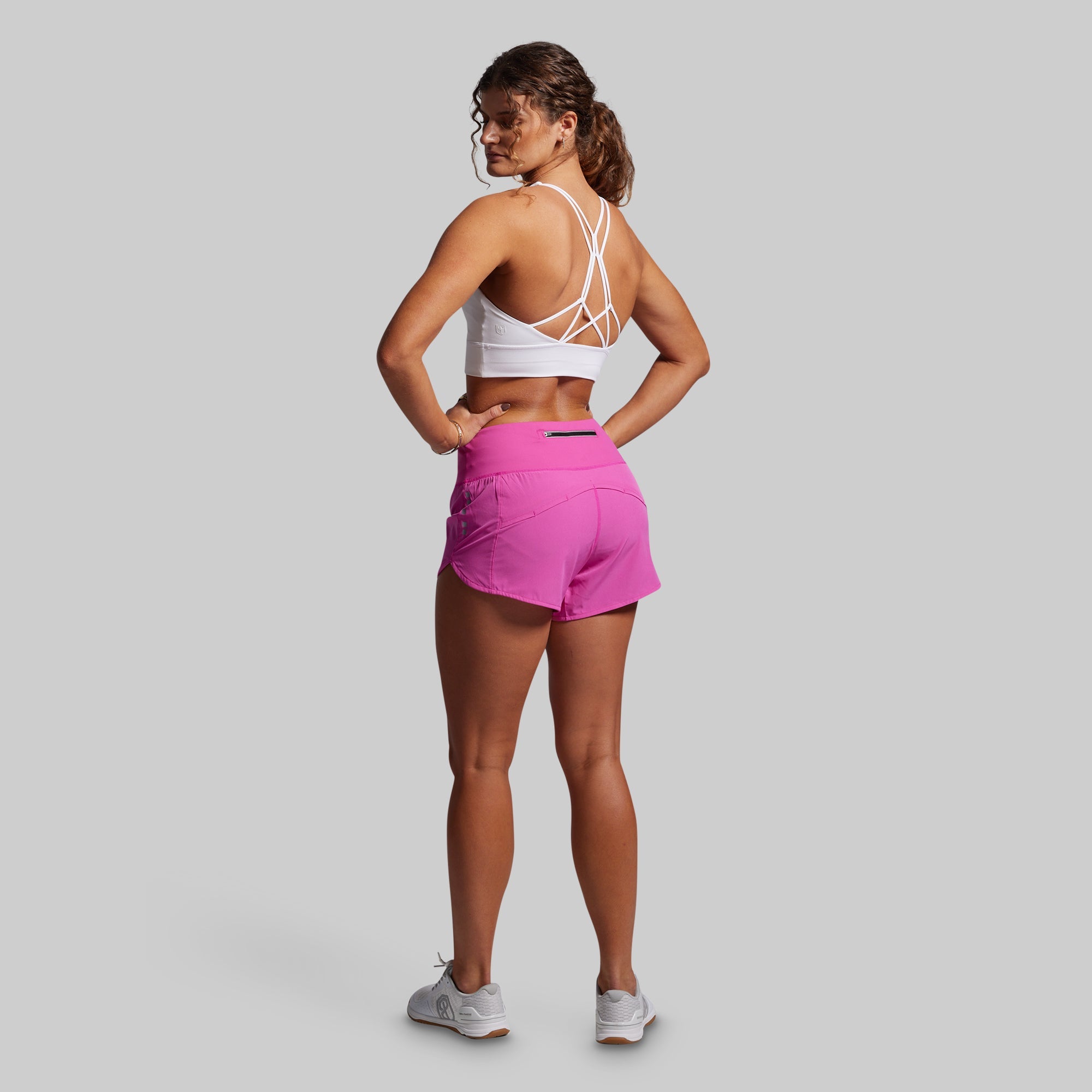*Forpöntun* Women's Endurance Short - Fuchsia