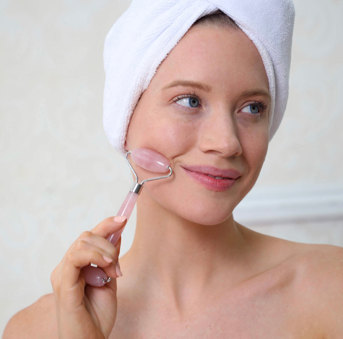 Daily Rose Quartz Facial Roller