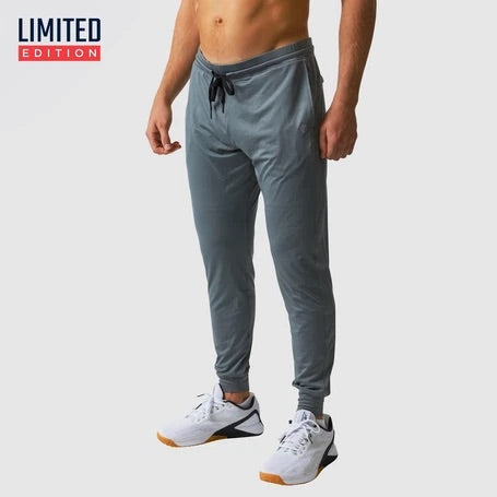 *Forpöntun* MEN'S REST DAY ATHLEISURE JOGGER