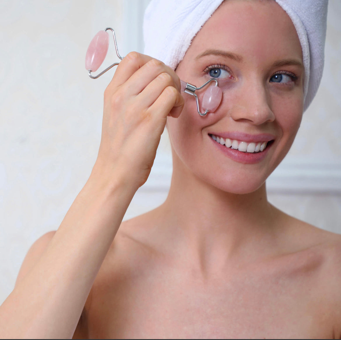Daily Rose Quartz Facial Roller